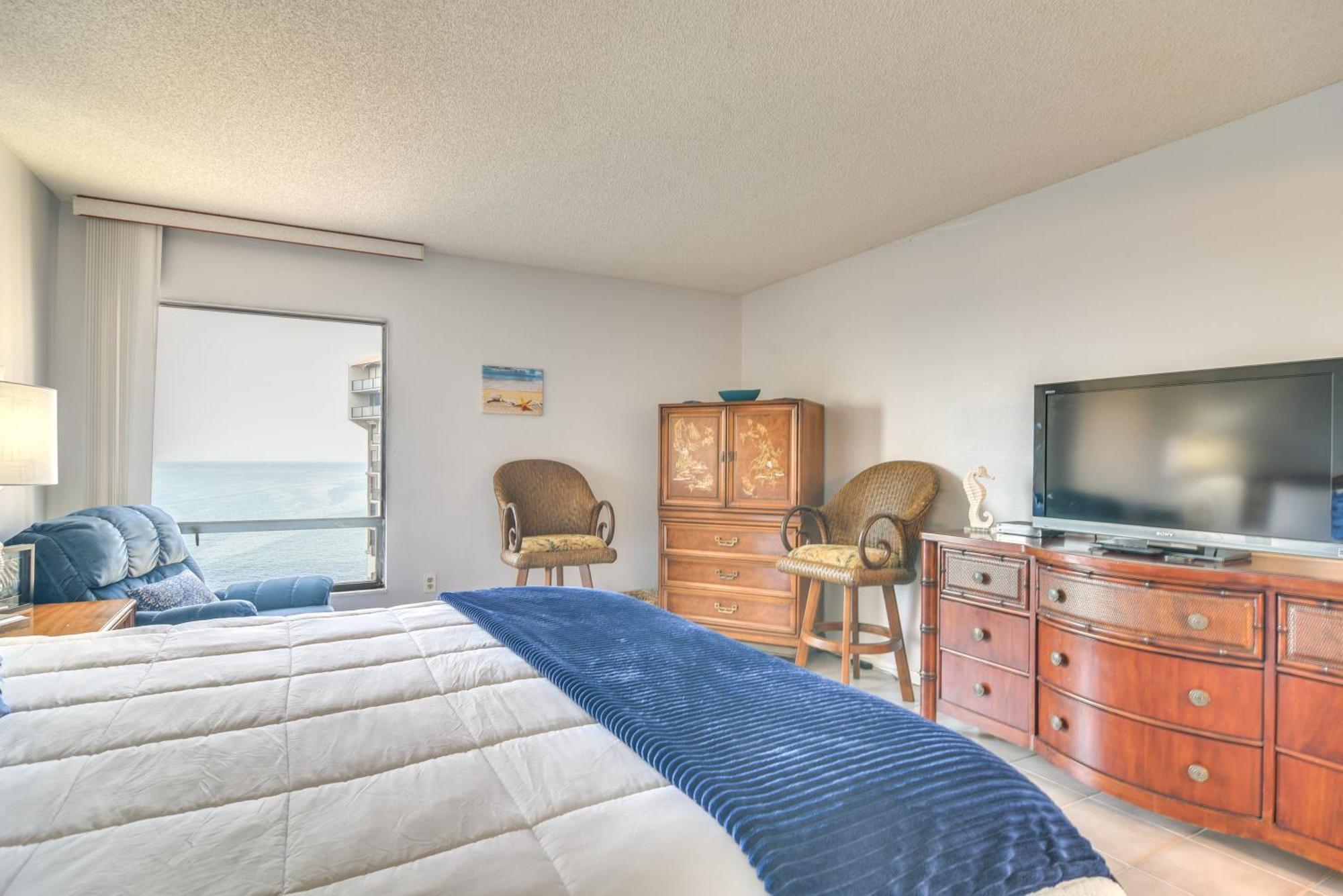 Oceanfront Condo With Balcony And Stunning Views! Clearwater Beach Bagian luar foto