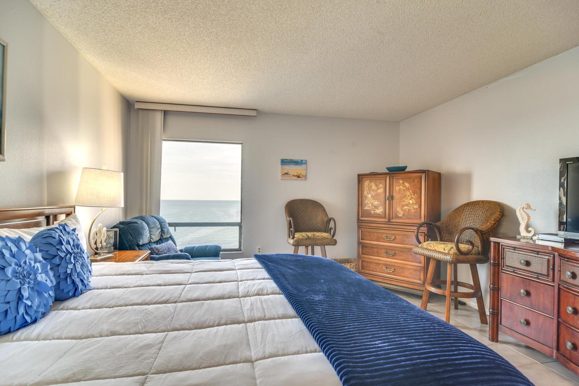 Oceanfront Condo With Balcony And Stunning Views! Clearwater Beach Bagian luar foto